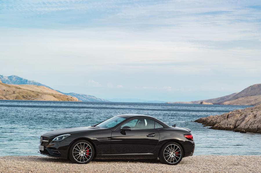 Mercedes-AMG SLC43 2016 года  (фото 33 из 40)